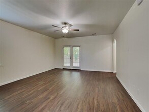 2037 Vanamen Ct in Conroe, TX - Building Photo - Building Photo