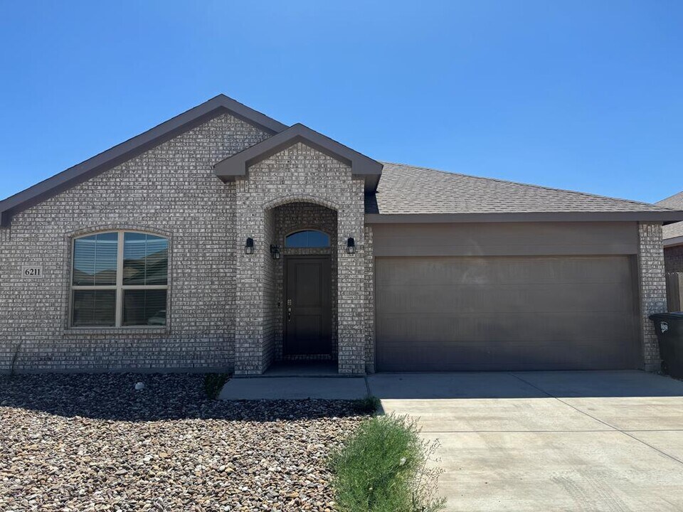 6211 Globe Life Ct in Odessa, TX - Building Photo