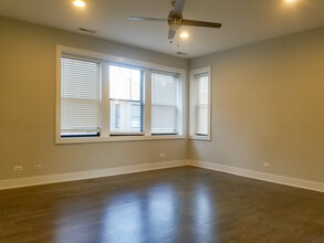 2620 N Rockwell St, Unit 3 in Chicago, IL - Building Photo - Building Photo