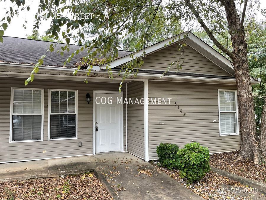 8381 Hollis St in Douglasville, GA - Building Photo