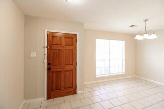 946 Beachcomber Ln in Houston, TX - Building Photo - Building Photo