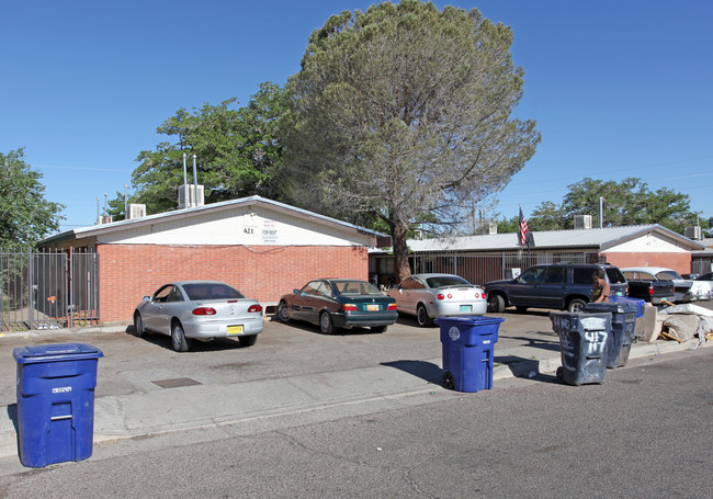 417-421 Indiana St SE in Albuquerque, NM - Foto de edificio - Building Photo