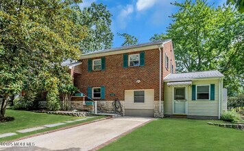 221 Harrison Ave in Ocean Township, NJ - Foto de edificio - Building Photo