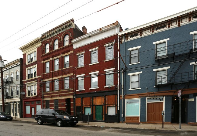 1408 Walnut St