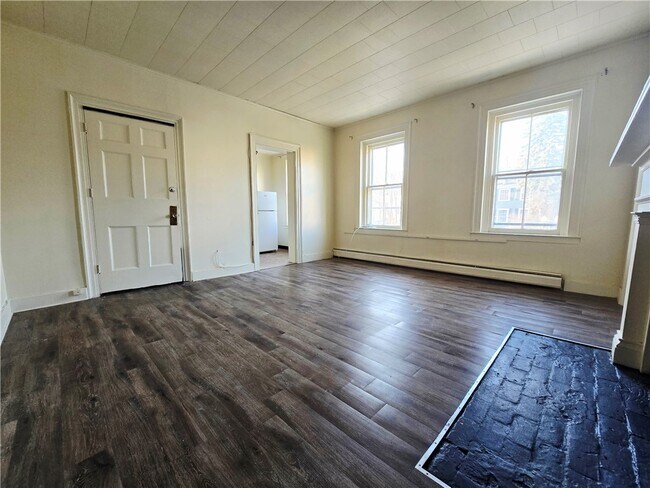 385 S Main St in Geneva, NY - Building Photo - Building Photo