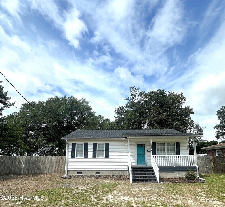 2424 Louisiana St in Wilmington, NC - Building Photo