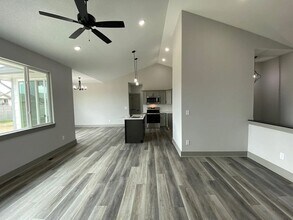 2279 S Chateau Ct in Wichita, KS - Building Photo - Building Photo