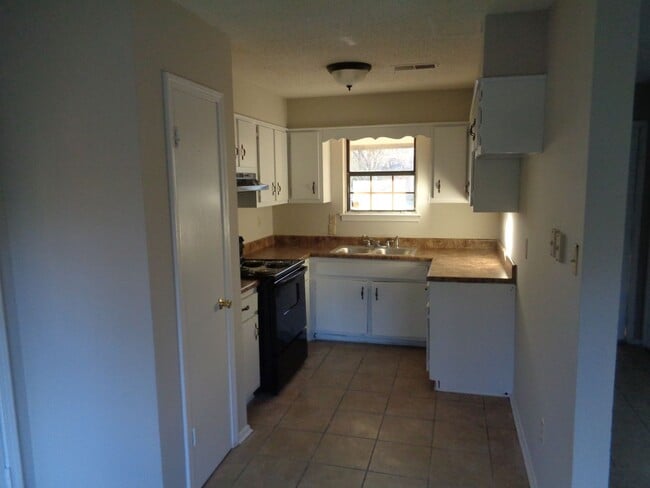 5164 Woody Dr in Horn Lake, MS - Building Photo - Building Photo