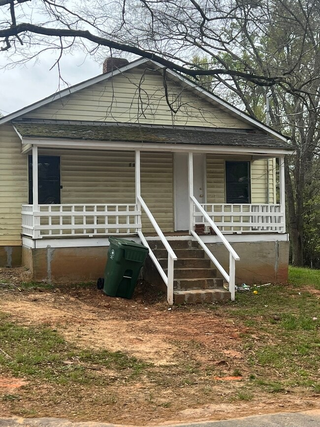 property at 118 Williams Ave