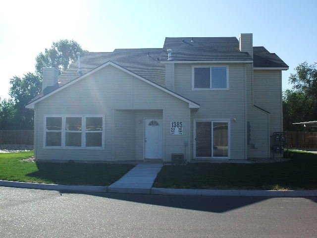 1385 N Stephanie Ln in Nampa, ID - Building Photo - Building Photo