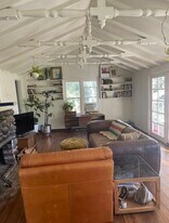 1279 Oakwood Dr in Topanga, CA - Building Photo