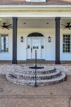 7605 Nolensville Rd in Nolensville, TN - Foto de edificio - Building Photo