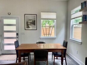 6202 Palm Cir in Austin, TX - Building Photo - Building Photo