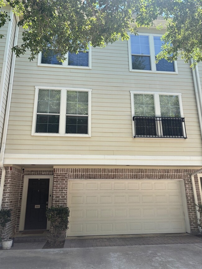3001 Murworth Dr
