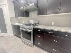 19 Nolanfield Cres NW in Calgary, AB - Building Photo - Building Photo