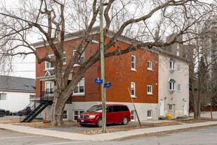 64 Genest St in Ottawa, ON - Building Photo