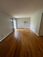 1715 E 14 Mile Rd, Unit A in Birmingham, MI - Foto de edificio - Building Photo