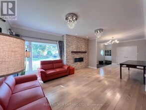 30 Meadowacres Dr in Toronto, ON - Building Photo - Building Photo