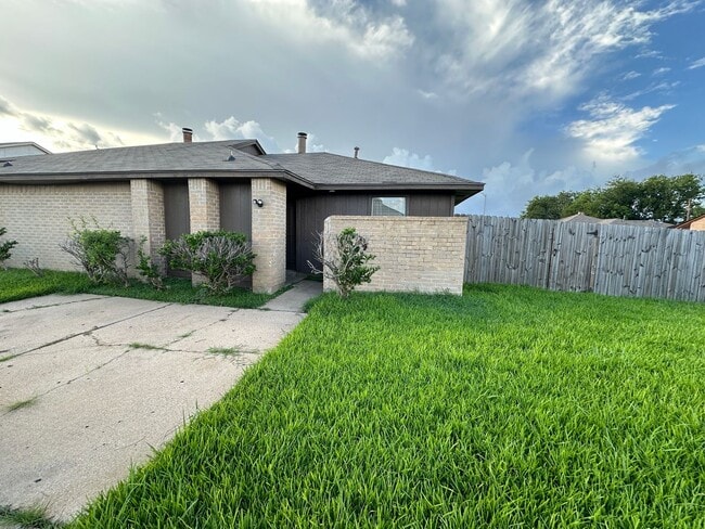 property at 5434 Parkridge Dr