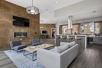 First and Main Apartments in Colorado Springs, CO - Foto de edificio - Building Photo