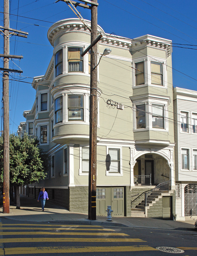 892-896 Lombard St in San Francisco, CA - Building Photo - Building Photo