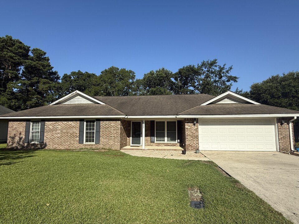 122 Longleaf Cir in Pooler, GA - Building Photo