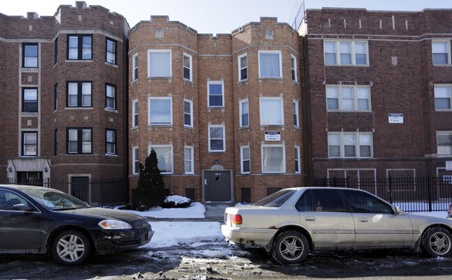 8014 S Maryland Ave Chicago, IL 60619 in Chicago, IL - Foto de edificio - Building Photo