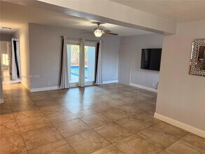 7761 NW 34th St in Hollywood, FL - Building Photo - Building Photo