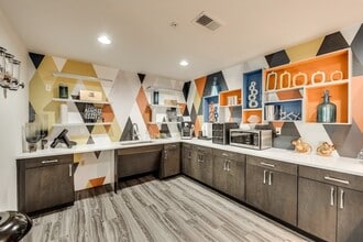 Maverick Place in Arlington, TX - Building Photo - Building Photo