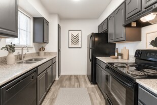 Flats at Brentwood in Fort Worth, TX - Building Photo