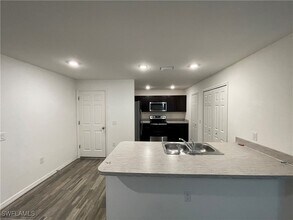 3207 NE 14th Ave in Cape Coral, FL - Building Photo - Building Photo