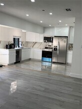 1601 NE 158th St in North Miami Beach, FL - Building Photo - Building Photo