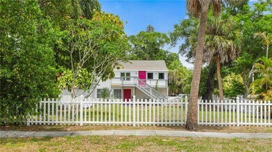 3505 Iris St N in St. Petersburg, FL - Building Photo - Building Photo