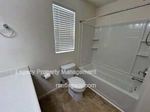 1208 Impressionist Loop in Roseville, CA - Building Photo - Building Photo