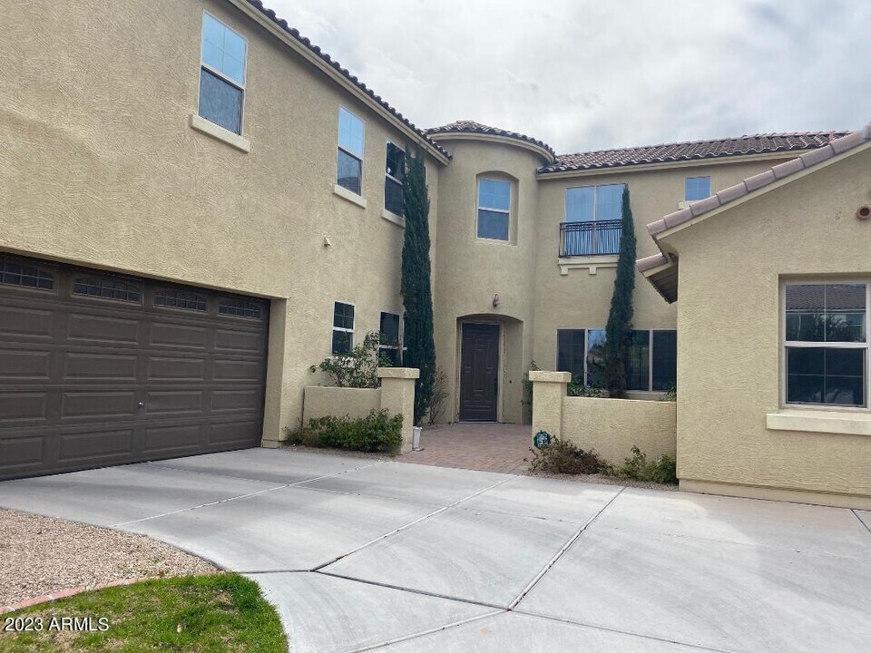 2757 E Powell Way in Gilbert, AZ - Building Photo