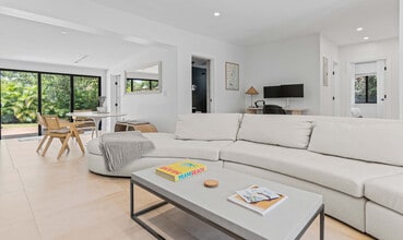 281 NE 48th Terrace in Miami, FL - Foto de edificio - Building Photo