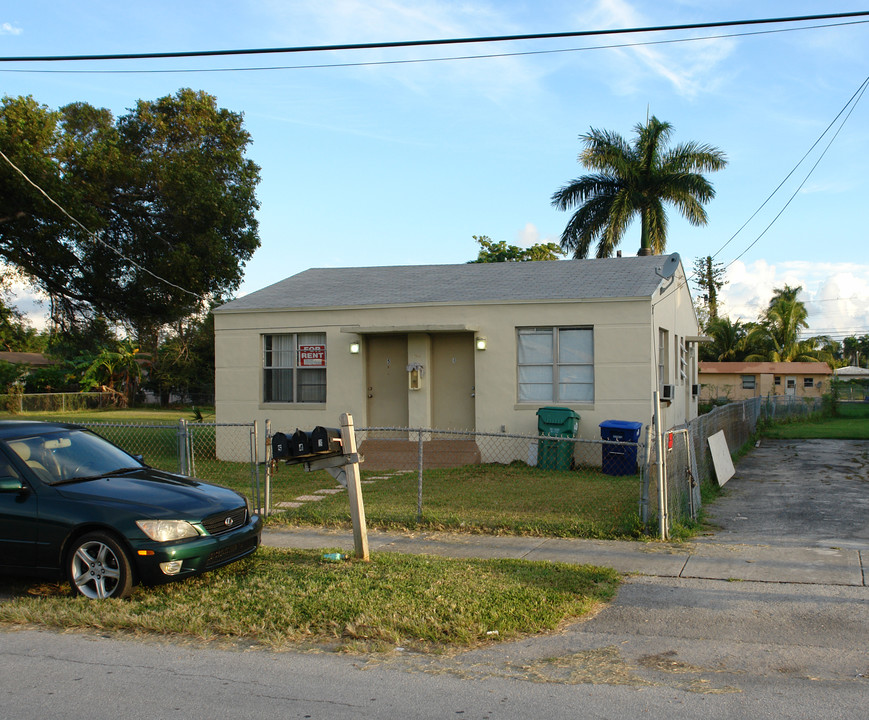 1341 NE 110th St in Miami, FL - Building Photo