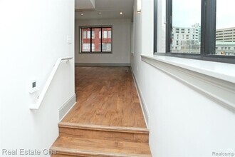 10 Grand River Ave in Detroit, MI - Building Photo - Building Photo