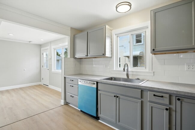 23147 Vance Ave in Hazel Park, MI - Building Photo - Building Photo