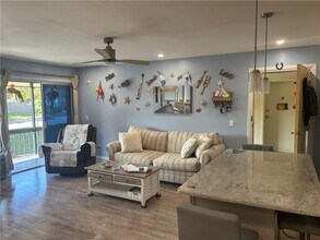 400 Narragansett Pkwy in Warwick, RI - Building Photo - Building Photo