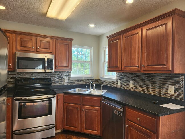 6031 Gibbs Ln in Ooltewah, TN - Building Photo - Building Photo