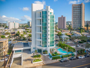 745 Isenberg St in Honolulu, HI - Building Photo - Primary Photo