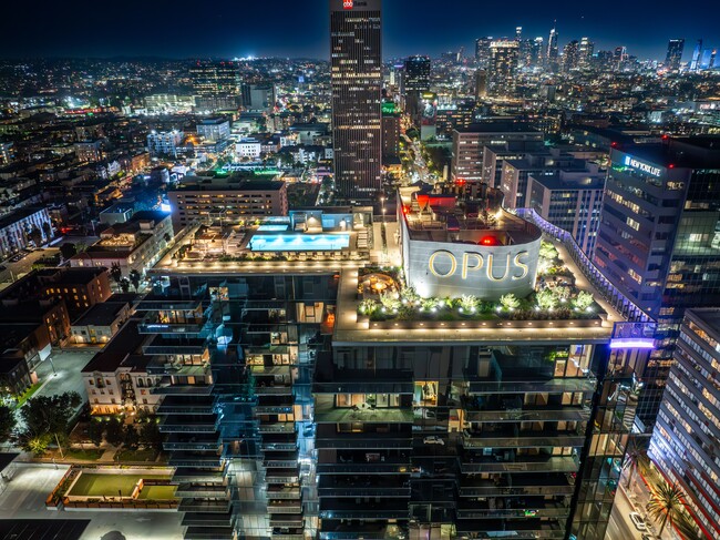 Opus LA in Los Angeles, CA - Foto de edificio - Building Photo