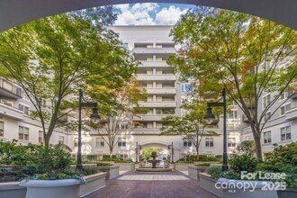 909 Camden Grandview Rd in Charlotte, NC - Foto de edificio - Building Photo