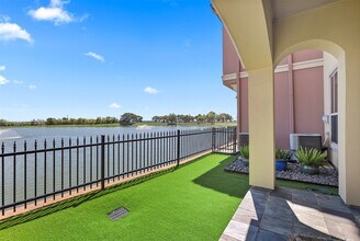 17 Armand Shore Dr in Houston, TX - Building Photo - Building Photo