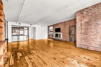 554 Broome St in New York, NY - Building Photo - Building Photo