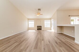 607 Park Landing Ct in North Las Vegas, NV - Building Photo - Building Photo