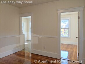 18 Sanborn Ave in Somerville, MA - Building Photo - Building Photo