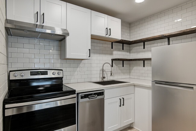 property at 1606 E Catalina Dr