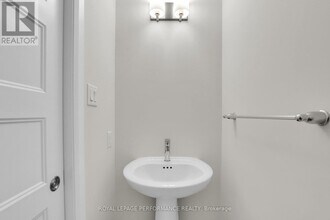 71 Esban Dr in Ottawa, ON - Building Photo - Building Photo